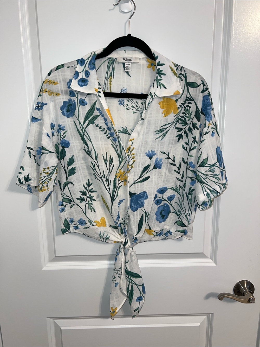C by One White Floral Tie-Front Crop Shirt